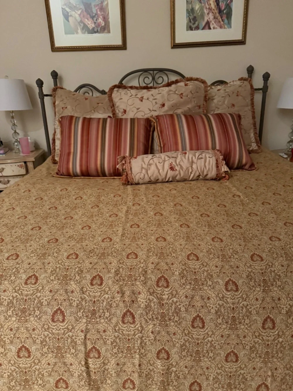 Custom-made elegant traditional
